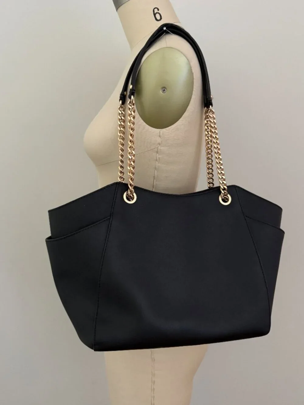 Michael Kors Jet Set Large Chain Shoulder Tote Bag Saffiano Black Gold Timeless